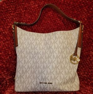 Michael Kors Hobo